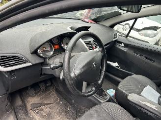 Land Rover Discovery Sport 2.0 D    ( Motorschade ) picture 11