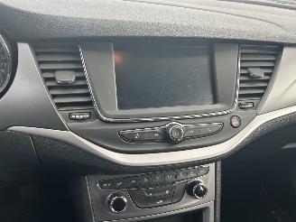 Opel Astra Sports Tourer 1.2 Edition picture 9