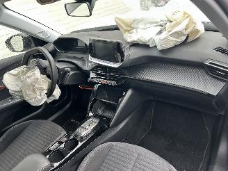 Peugeot e-2008 EV Active  50kWh picture 7