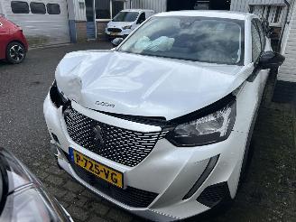 Schadeauto Peugeot e-2008 EV Active  50kWh 2022/6