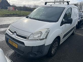 uszkodzony samochody ciężarowe Citroën Berlingo 1.6 HDI 2012/10