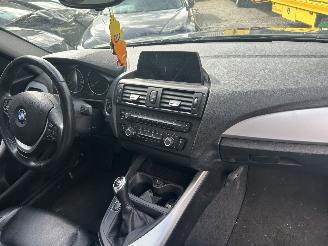BMW 1-serie 116i     5 Drs picture 7