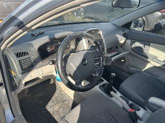 Kia Cerato 2.0  EX   5 Drs picture 6