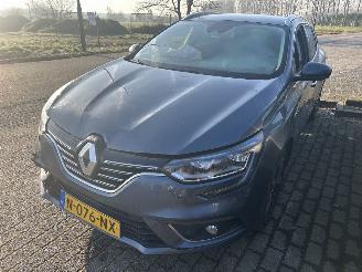 damaged passenger cars Renault Mégane Stationcar 1.2 TCe 2021/12