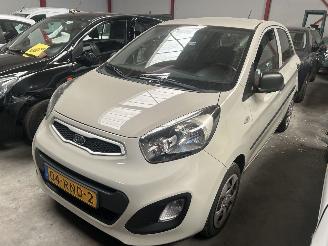 Schadeauto Kia Picanto 1.0 CVVT  5 Drs    ( 65949 Km ) 2011/7