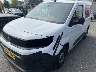 skadebil bedrijf Opel Combo 1.5 BlueHDI  100 S&S   ( Nieuw model ) 2024/10