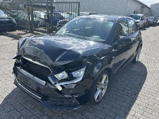 krockskadad bil auto Audi A1 Sportback 1.0 Automaat  S  Line  5 Drs 2018/6