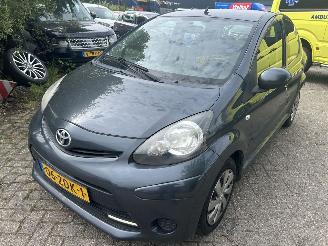 Damaged car Toyota Aygo 1.0 VVT-I  Aspiration 2012/10