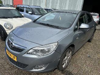 Avarii autoturisme Opel Astra 1.4 Turbo   5 drs 2011/11
