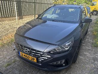 Avarii autoturisme Hyundai I-30 Stationcar 1.0 TGDI Hybrid Automaat Comfort 2023/12