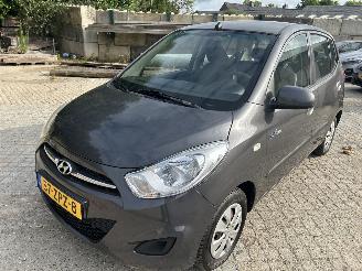 krockskadad bil auto Hyundai I-10 1.0 2013/2