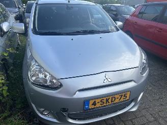 uszkodzony samochody osobowe Mitsubishi Space-star 1.0 Intense 2013/10