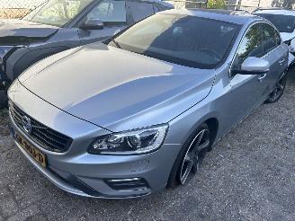 Auto incidentate Volvo S-60 2.0 T5 R -Design 2015/6