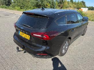 Ford Focus Stationcar 1.0 Hybrid Ecoboost Titanium picture 4