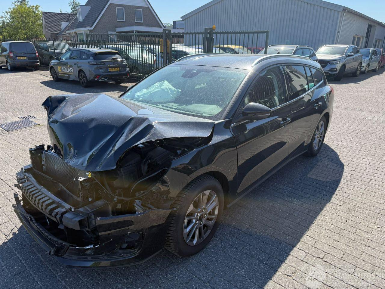 Ford Focus Stationcar 1.0 Hybrid Ecoboost Titanium