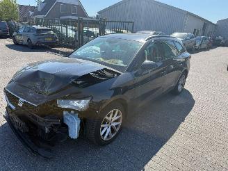 Schadeauto Seat Leon Sportstourer 1.0 eTSI Style Business  Automaat 2023/11