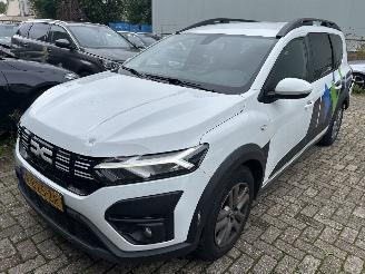 krockskadad bil auto Dacia Jogger 1.0 TCe  Expression   (  LPG en 7 Persoons ) 2023/1