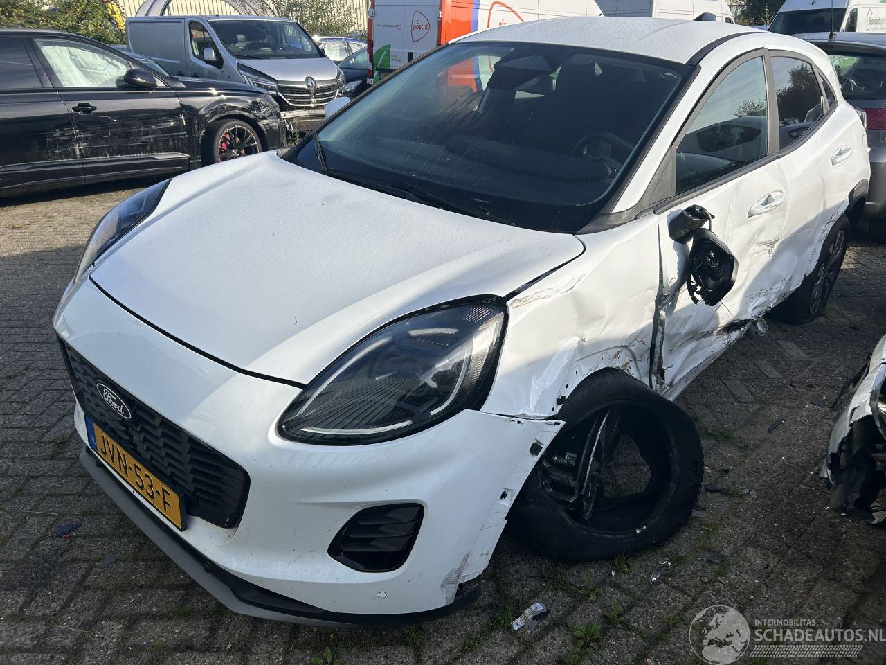 Ford Puma 1.0 EcoBoost Hybrid Titanium   ( 8543 Km )
