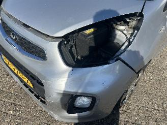 Kia Picanto 1.0  Comfortline picture 2