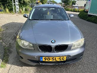 BMW 1-serie 116i   5 Drs picture 2