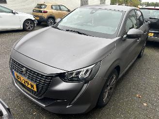 skadebil auto Peugeot 208 1.2 PureTech  Automaat   ( gewrapt ) 2022/1
