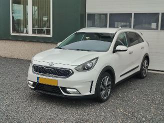 Damaged car Kia Niro 1.6 GDi Hybrid ExecutiveLine 2016/11