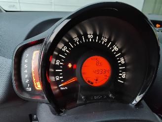 Peugeot 108 1.0 e-VTI Allure Clima Cruise picture 15