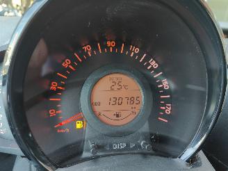 Toyota Aygo 1.0 VVT-i  X-Play Cruise picture 23