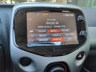 Toyota Aygo 1.0 VVT-i  X-Play Cruise picture 21