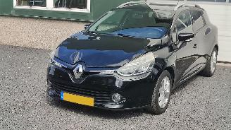 Vaurioauto  passenger cars Renault Clio Estate 0.9 TCE Dynamique Navi Trkhaak Cruise 2017/5