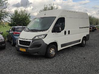 skadebil bedrijf Peugeot Boxer 2.0 blue HDI L2 H2 2017/7