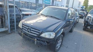 Vrakbiler auto Mercedes ML ML I (163), SUV, 1998 / 2005 400 4.0 CDI V8 32V 2002/8
