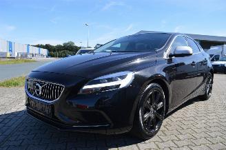 damaged passenger cars Volvo V-40 Volvo V40 D2 Inscription R Design Full led Leder Pano 2017/3