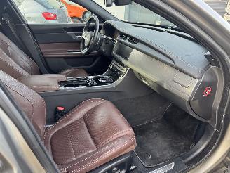 Jaguar XF 2.0 D AUTOMATIK R-SPORT BLACK LEDER NAVI KLIMA VOLL picture 12