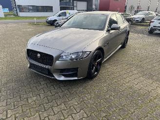 Vaurioauto  passenger cars Jaguar XF 2.0 D AUTOMATIK R-SPORT BLACK LEDER NAVI KLIMA VOLL 2018/12