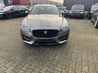 Jaguar XF 2.0 D AUTOMATIK R-SPORT BLACK LEDER NAVI KLIMA VOLL picture 2