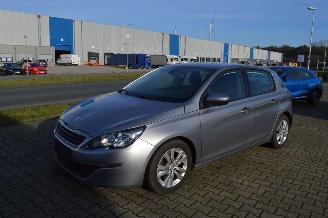 Auto incidentate Ford Puma Peugeot 308 1,2 Puretech Active Navi Pdc Klima Euro 6 2017/5
