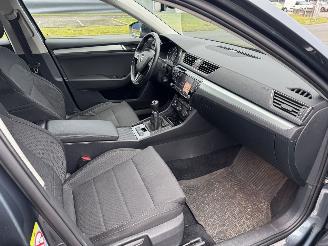 Skoda Superb 1.6 TDI KLIMA NAVI XENON NAVI picture 13