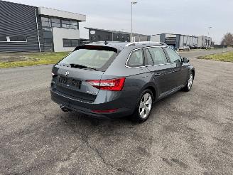 Skoda Superb 1.6 TDI KLIMA NAVI XENON NAVI picture 5