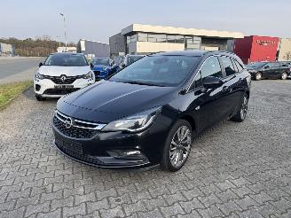 Schadeauto Opel Astra 1.6 CDTI 100 KW SPORT EDITION 2016/11