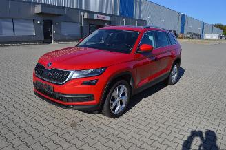Vaurioauto  passenger cars Skoda Kodiaq 1.5 TSI DSG STYLE EDITION PANORAMA LED 7 SITZE 2019/3