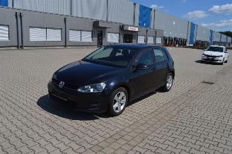 Vaurioauto  passenger cars Volkswagen Golf 1.6 TDI COMFORTLINE 81 KW KLIMA 2015/2
