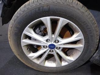 Ford Kuga  picture 14