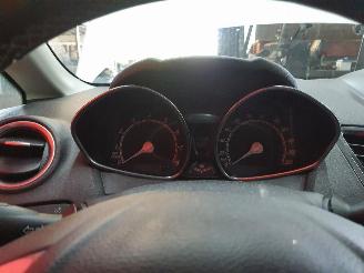 Ford Fiesta 1.0 EcoBoost Titanium picture 12