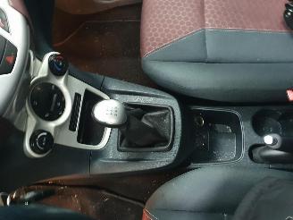 Ford Fiesta 1.4 Ghia picture 31