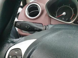 Ford Fiesta 1.4 Ghia picture 14