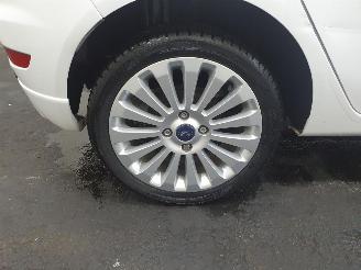Ford Fiesta 1.4 Ghia picture 19
