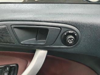 Ford Fiesta 1.4 Ghia picture 9