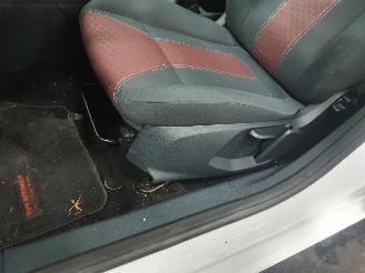Ford Fiesta 1.4 Ghia picture 17