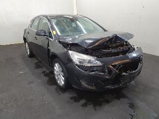 Coche siniestrado Opel Astra J 1.4 Cosmo 2011/8